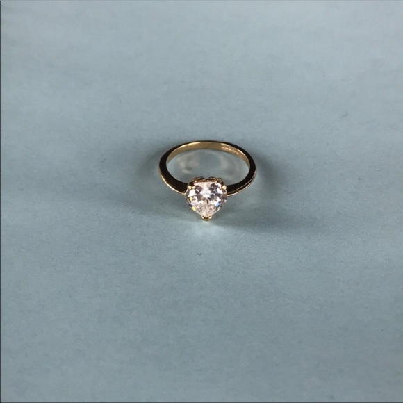Beautiful heart shaped CZ ring - Picture 3 of 5